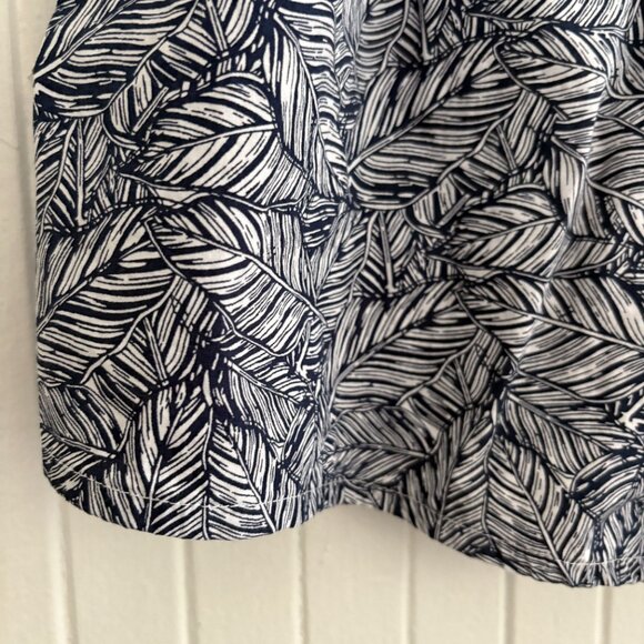 Old Navy Men's Swim Trunks - Picture 7 of 11